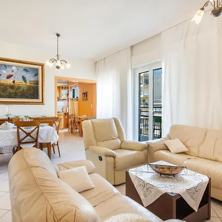 Luxurious With Sea View!