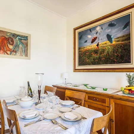 Luxurious With Sea View!